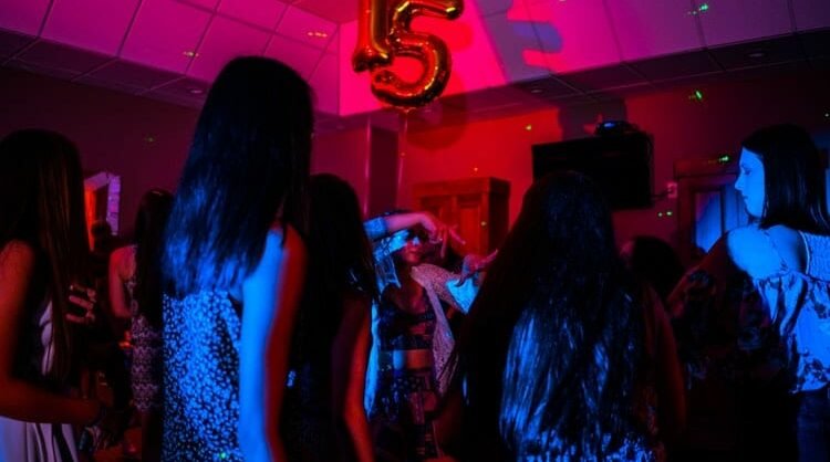 Festas de aniversário para jovens: como organizar uma festa cool?