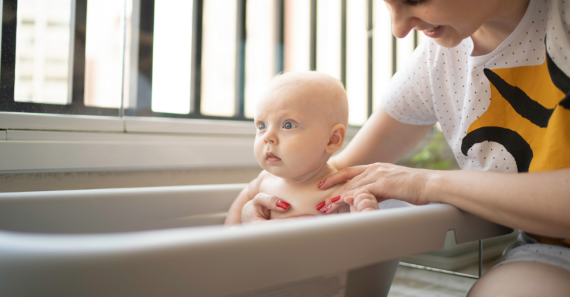 cuidados no banho do bebe