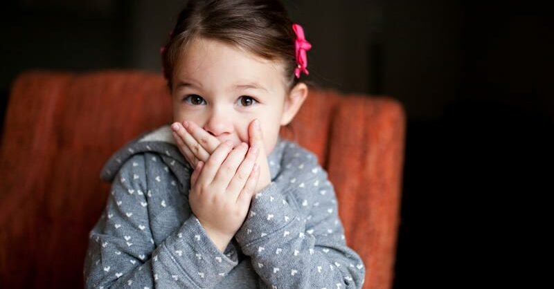 O mau hálito nas crianças: saibam as causas e como prevenir