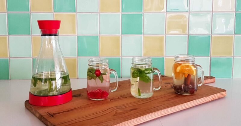 Água aromatizada: 3 receitas para refrescar este verão