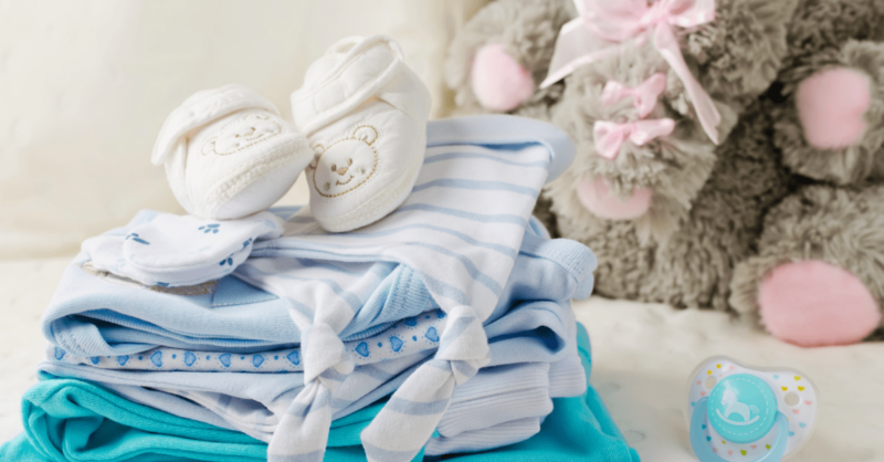 Primeira roupa do bebé: como escolher e o que levar para a maternidade?